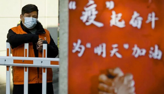 浦東志愿者奮戰(zhàn)抗疫一線，微光溫暖浦東