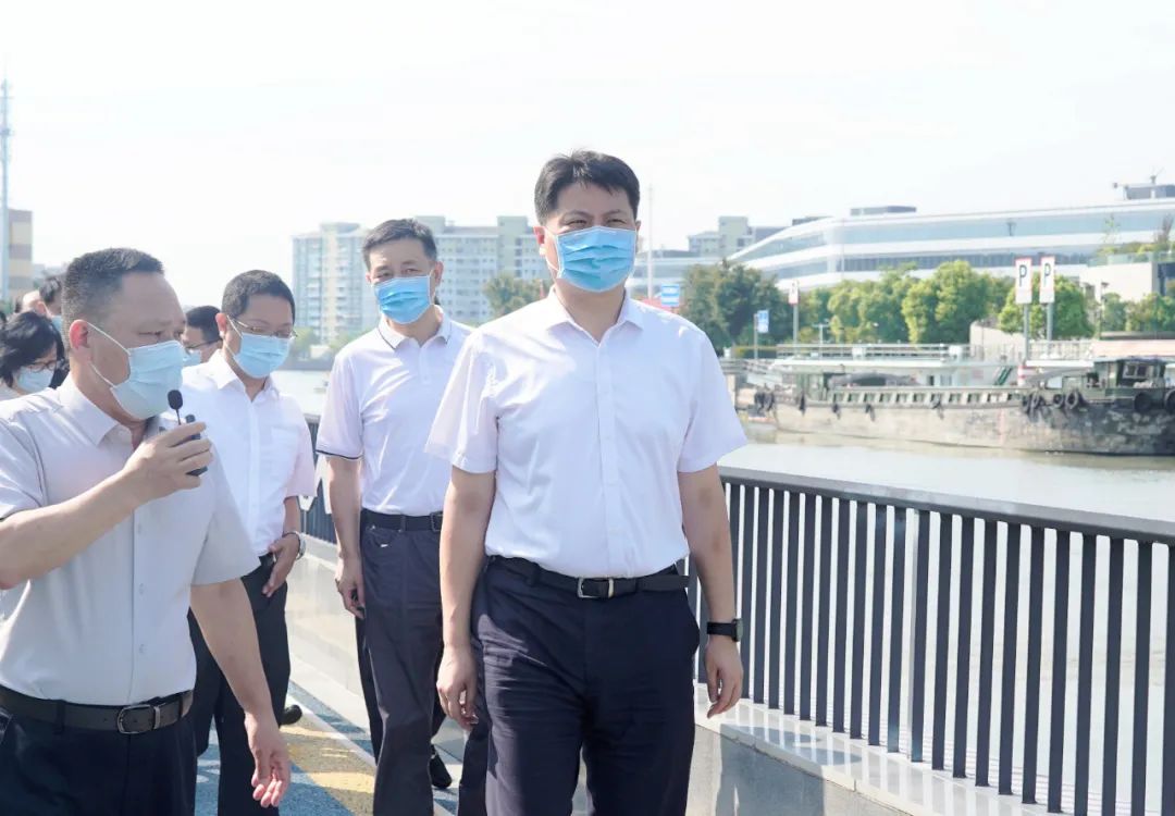 姜冬冬一行調(diào)研蘇河步道