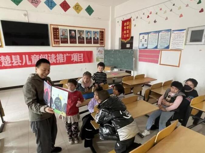 巴楚“匠心童具·創(chuàng)益繪本”項目啟動