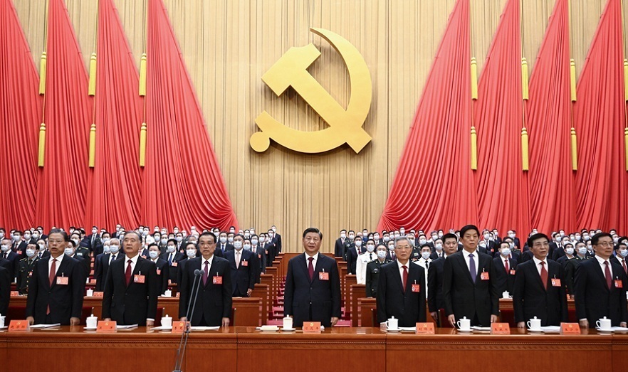10月16日，中國(guó)共產(chǎn)黨第二十次全國(guó)代表大會(huì)在北京人民大會(huì)堂開幕。這是習(xí)近平、李克強(qiáng)、栗戰(zhàn)書、汪洋、王滬寧、趙樂際、韓正、胡錦濤在主席臺(tái)上。新華社記者 李學(xué)仁攝