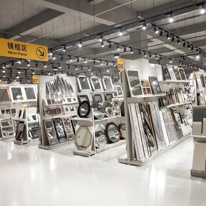 每年回收15萬(wàn)噸塑料，這家企業(yè)將廢棄資源“變廢為寶”當(dāng)走進(jìn)位于上海奉賢的英科再生環(huán)保展廳，琳瑯滿(mǎn)目的“木制、金屬、石材、藤編竹紋”質(zhì)感的鏡框、畫(huà)框、相框及裝飾線條等家居消費(fèi)品映入眼簾……[詳細(xì)]