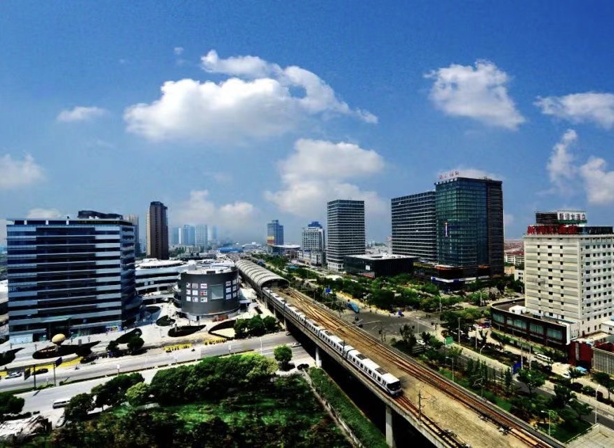 緊跟形勢要求，加強(qiáng)人才建設(shè)