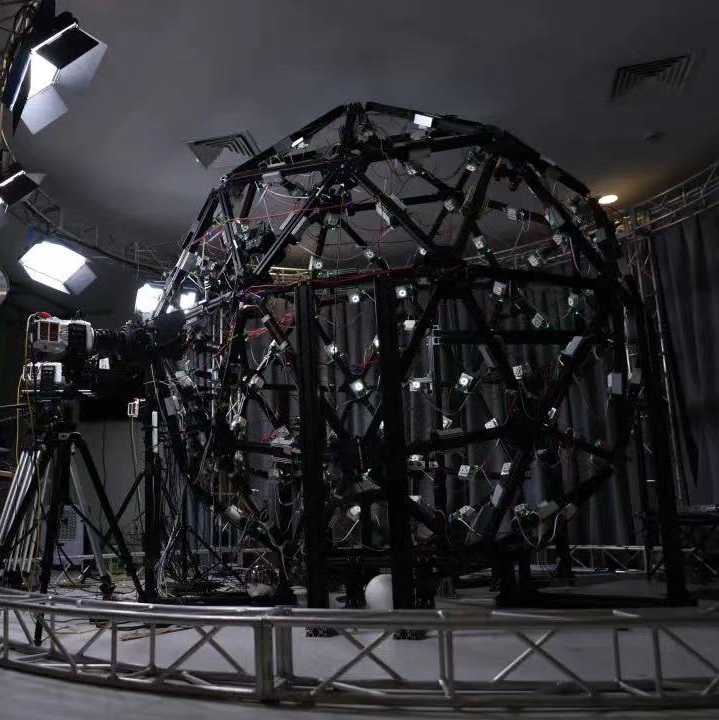這家文化傳媒企業(yè)，是怎樣前瞻布局元宇宙的？20多年前即搭建起第一個(gè)虛擬影棚；電視轉(zhuǎn)播及線下賽事場(chǎng)景中運(yùn)用AR實(shí)時(shí)渲染；最早開(kāi)始擁有了一批原創(chuàng)的、設(shè)定各異的虛擬偶像……[詳細(xì)]