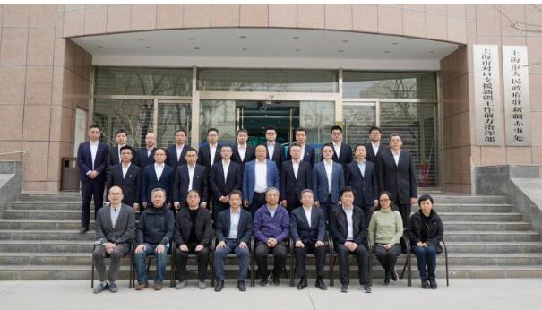 上海市總工會代表團在喀什考察調(diào)研援疆項目并慰問上海援疆干部人才