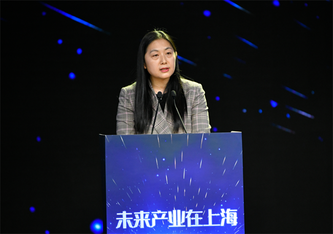 上海市經(jīng)濟(jì)和信息化委員會(huì)二級(jí)巡視員、技術(shù)進(jìn)步處處長(zhǎng)李宇宏主旨發(fā)言。人民網(wǎng) 許崢攝