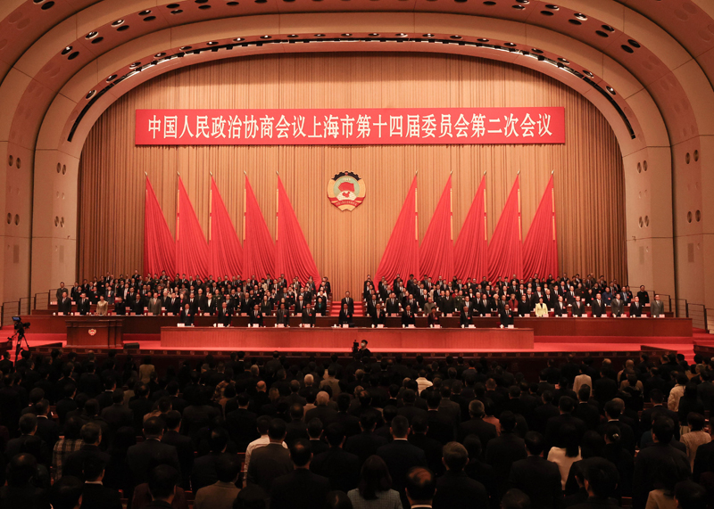 上海市政協(xié)十四屆二次會議閉幕  中國人民政治協(xié)商會議上海市第十四屆委員會第二次會議圓滿完成各項議程，1月25日下午在世博中心勝利閉幕。  會議通過了政協(xié)上海市第十四屆委員會第二次會議關(guān)于常務(wù)委員會工作報告的決議；通過了政協(xié)上海市第十四屆委員會第二次會議關(guān)于提案工作情況報告的決議；通過了政協(xié)上海市第十四屆委員會提案委員會關(guān)于十四屆二次會議提案審查情況的報告；通過了政協(xié)上海市第十四屆委員會第二次會議決議。