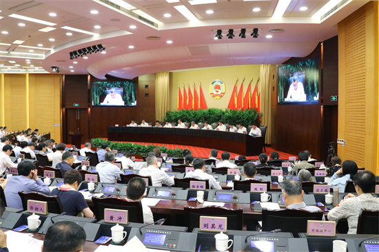 上海市政協(xié)舉行十四屆常委會第四次會議，部分在滬全國政協(xié)委員出席參與協(xié)商議政。上海市政協(xié)供圖