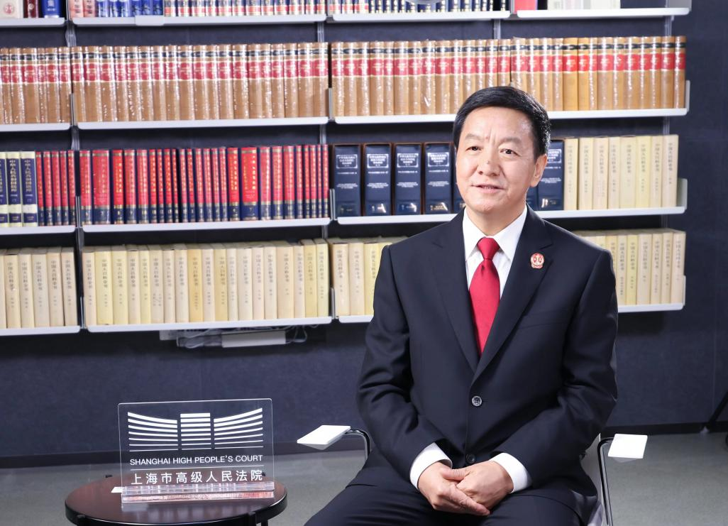 全國人大代表，上海市高級(jí)人民法院黨組書記、院長賈宇