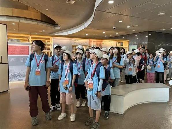 莎車縣60名師生奔赴上海，開啟國學文化交流之旅
