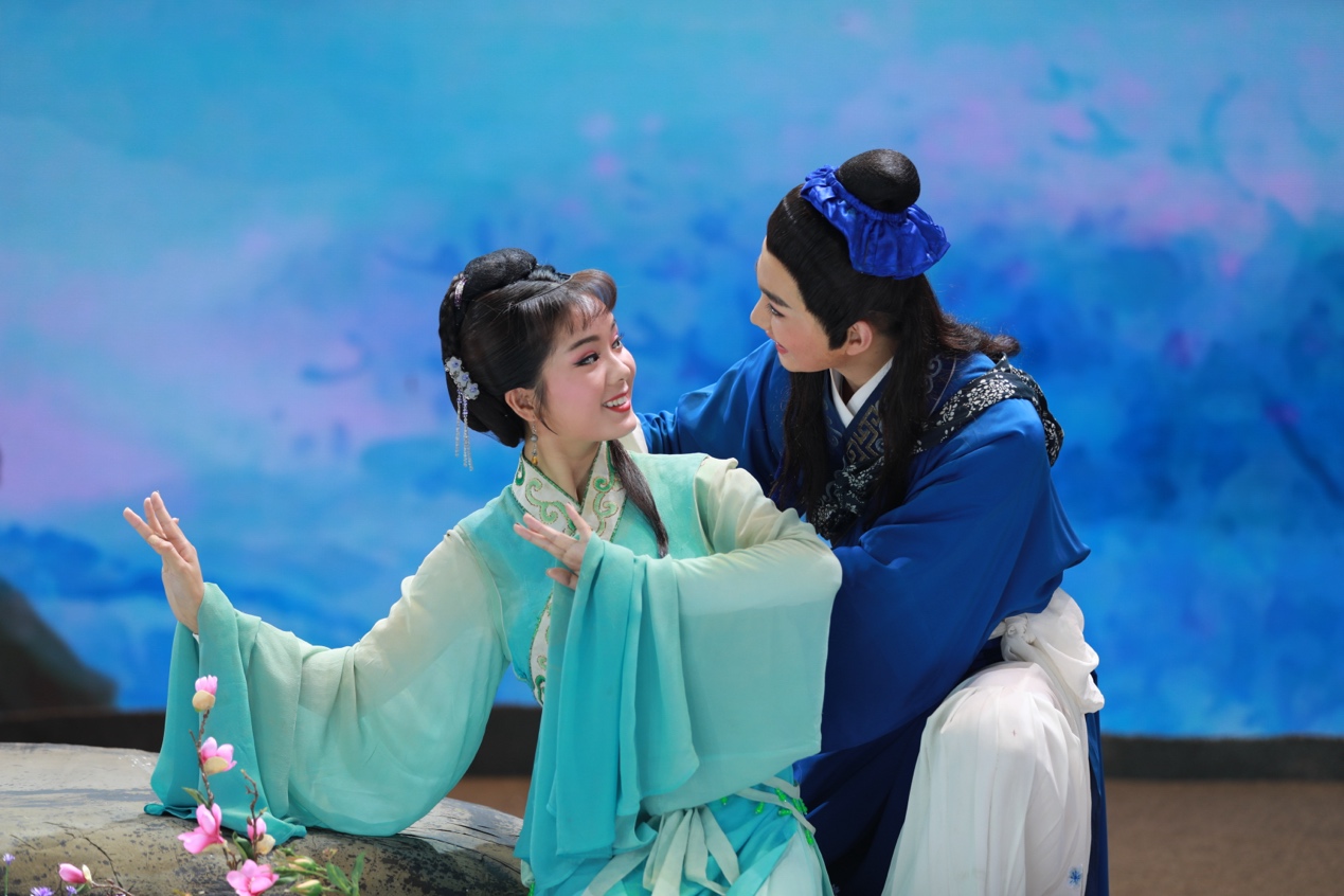 青春版《天仙配》劇照。
